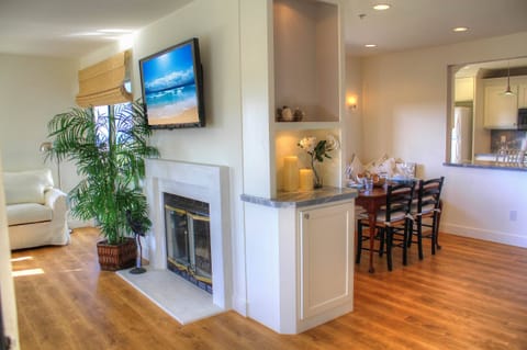 Full ocean view from living room, dining room, kitchen, master bedroom #21-1240