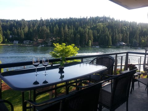 Ahh! Having your favorite beverage and dining by the river - spectacular view!