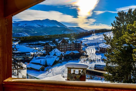 See what the morning lift lines are like with a cup of coffee or hot chocolate