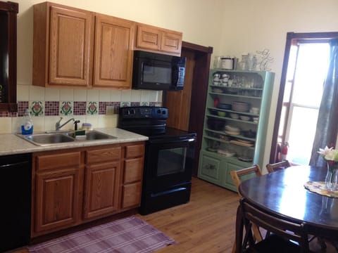 Cozy country kitchen with all the necessities and seating for six