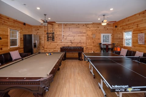 The 550ft² Gathering-Game Room has Ping Pong, Pool, Foosball, and 2nd fridge.