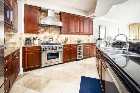 Kitchen -
Bella Riva Resort, Okaloosa Island Fort Walton Beach Florida Vacation Rentals