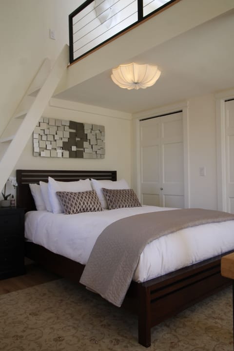 Adjustable Queen Bed