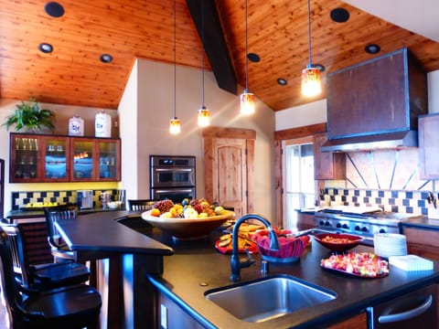 Kitchen fridge,2 freezers, large range, 2 ovens, 2 food warmers, 2 dishwashers