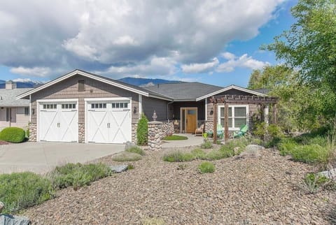 Sunshine House built in 2008
Photos by Kris Conner Wenatchee!
