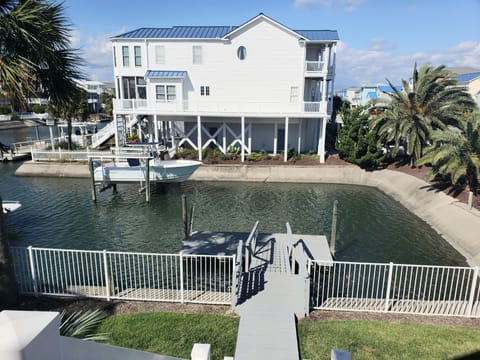Bring your Boat, Jet Ski, Swim or Fish from the Private Boat Dock. Photo 2 of 3.
