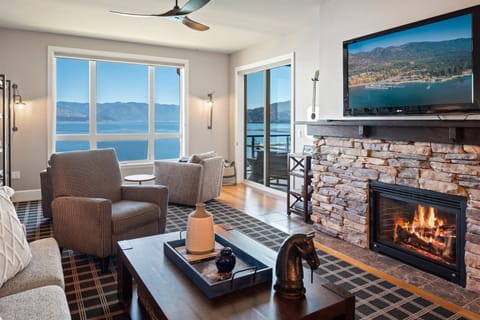 Luxury, Quiet, Top Floor Condo at The Seasons