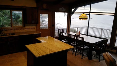 The dining table ocean views we mentioned earlier!