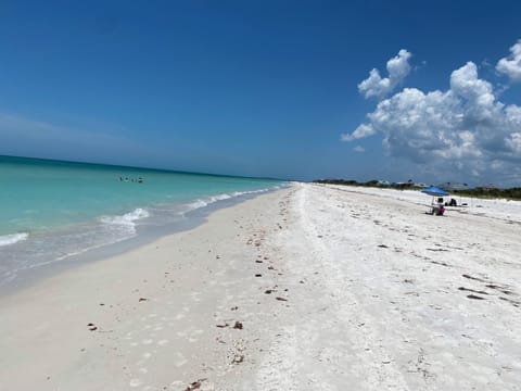 Beach nearby, sun loungers, beach towels