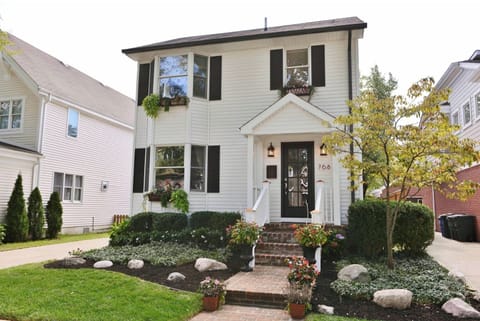 Like New Gorgeous luxury walk to Birmingham A++ Wont get better than this