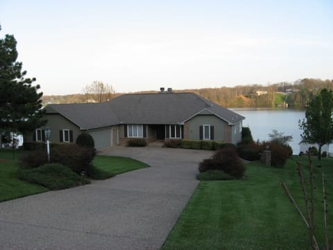 Wonderful Lake Front Property