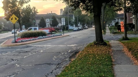 Front St splits to Third with Union on the Right.