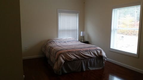 6 bedrooms, iron/ironing board, WiFi