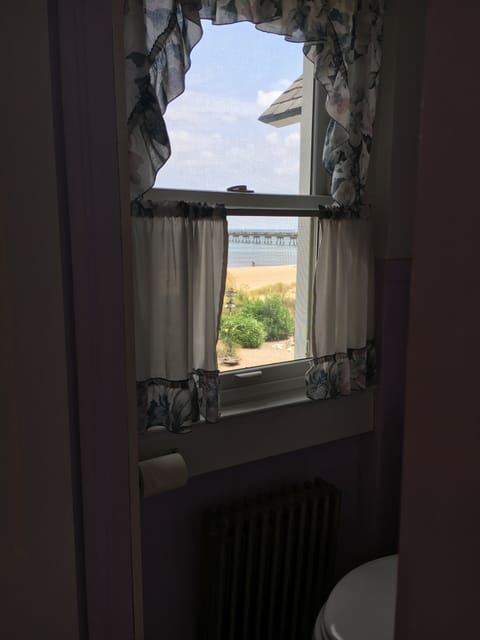 View from 2nd bath to the pier