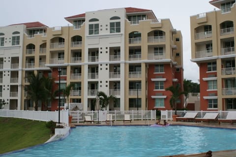 Outdoor pool, an infinity pool