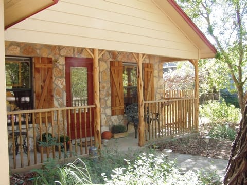 7A Ranch - Blanco River Cabins and Lodges Wimberley, TX