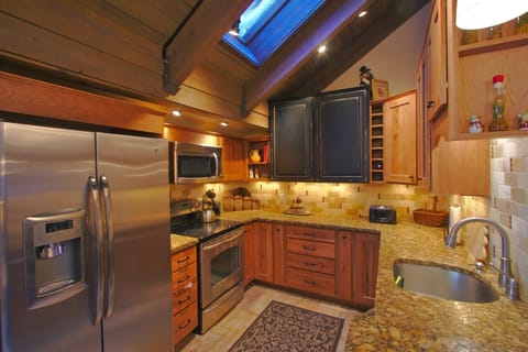 Fully equipped kitchen for preparing those gourmet meals 