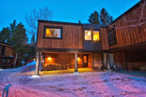 The adjacent carport and ground level entry give you optimum access to the townhome without stepping foot in snow