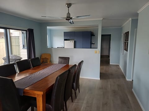 Large Dinning table with table extensions in garage 