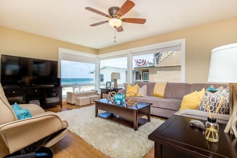 Upstairs living room with beautiful ocean view