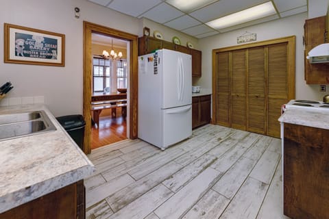 Kitchen is fully equipped for large groups, including Keurig and drip coffee.