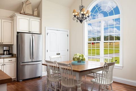 In kitchen dining with seating for 6