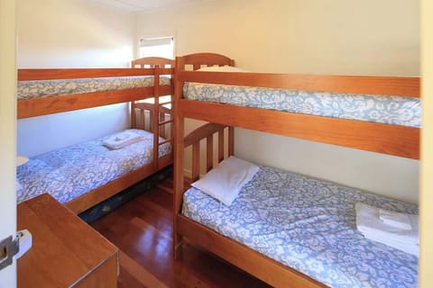 6 bedrooms, iron/ironing board, WiFi