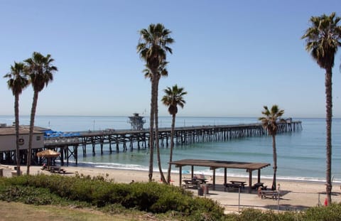 Beach nearby, sun loungers, beach umbrellas, beach towels