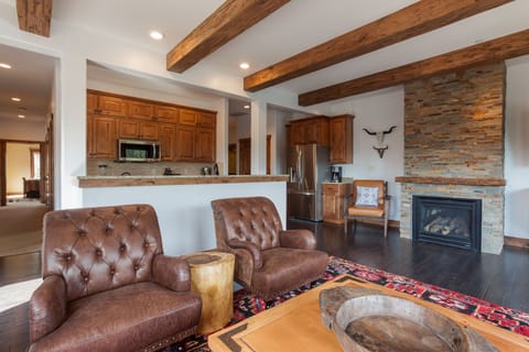 Smart TV, fireplace, DVD player, books