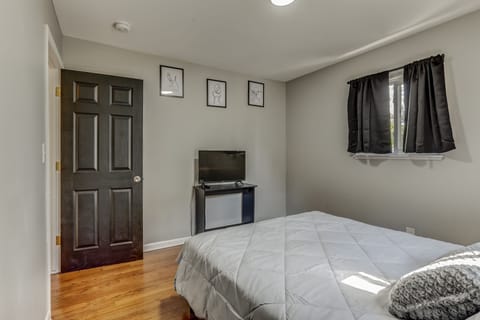 2 bedrooms, in-room safe, WiFi, bed sheets