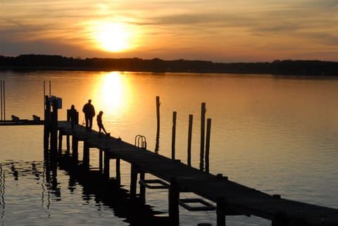 Enjoy gorgeous sunsets, fish & crab from the pier
