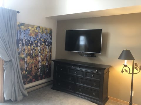 Master bedroom - main floor