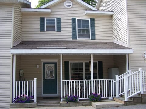 Easy access to all of the activities and downtown Petoskey or Harbor Springs.