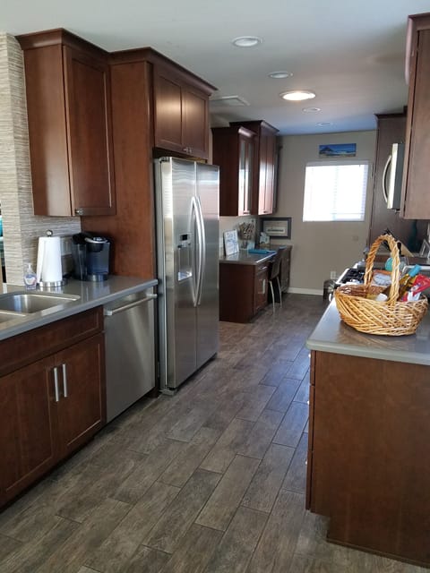 Kitchen/office - From Dining Room - Stainless appliances, quartz counter tops