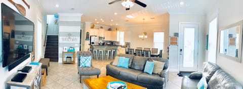 Open floor plan upon entry to 3000+ sq ft of comfort