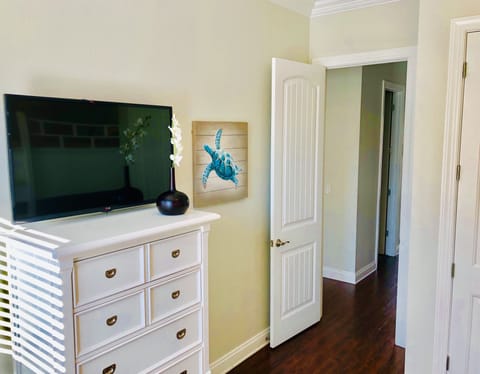 Large chest of drawers in bunk room