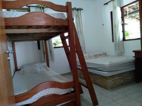 6 bedrooms, free WiFi, bed sheets, wheelchair access