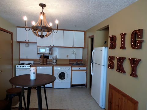 Basic full kitchen & full washer & dryer!