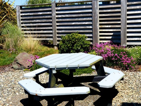 Picnic Area, Northwest Garden