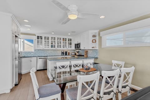 3rd level: Dining area