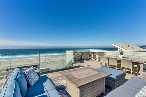 Beautiful deck w/ fireplace - 360 degree views