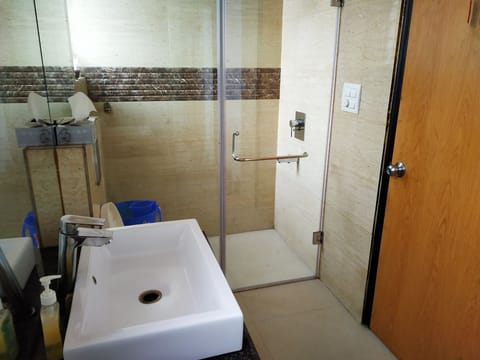Cubicle With Shower Gel, Shampoo