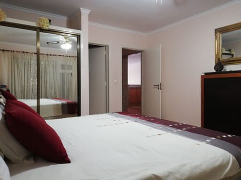 2 bedrooms, in-room safe, iron/ironing board, free WiFi