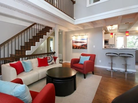 2nd level living area looking into kitchen