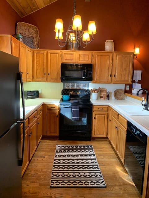 Nice size kitchen for chefs to cook and entertain.