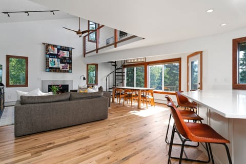 Dining Area overlooking Eagle River Valley