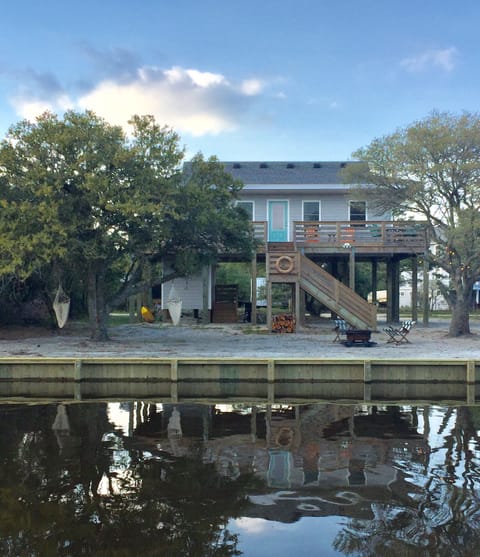 Dew Drop Inn
