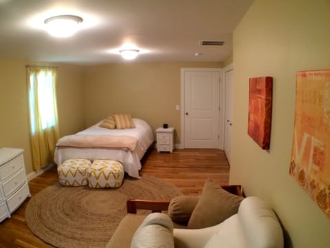 Upstairs bedroom, tv, blue ray / dvd player, alarm clock, 2 bean bag chairs