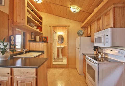 Full-Size kitchen appliances just like home! Oven/Range, Micro, Refrig, Toaster.