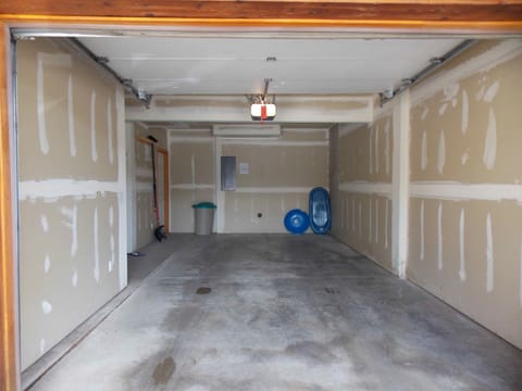 Extra deep one-car heated garage